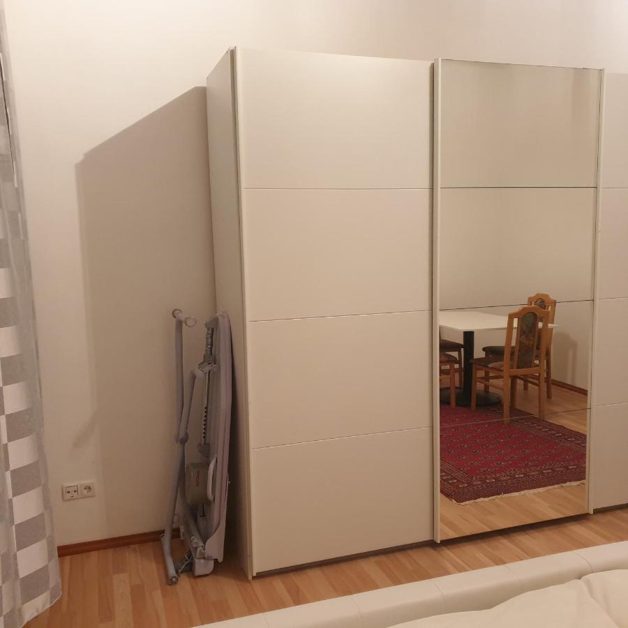 Weisses Appartement Вена Экстерьер фото
