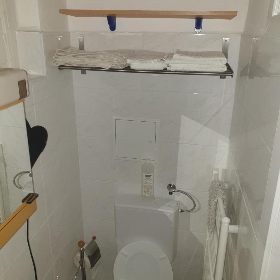 Weisses Appartement Вена Экстерьер фото